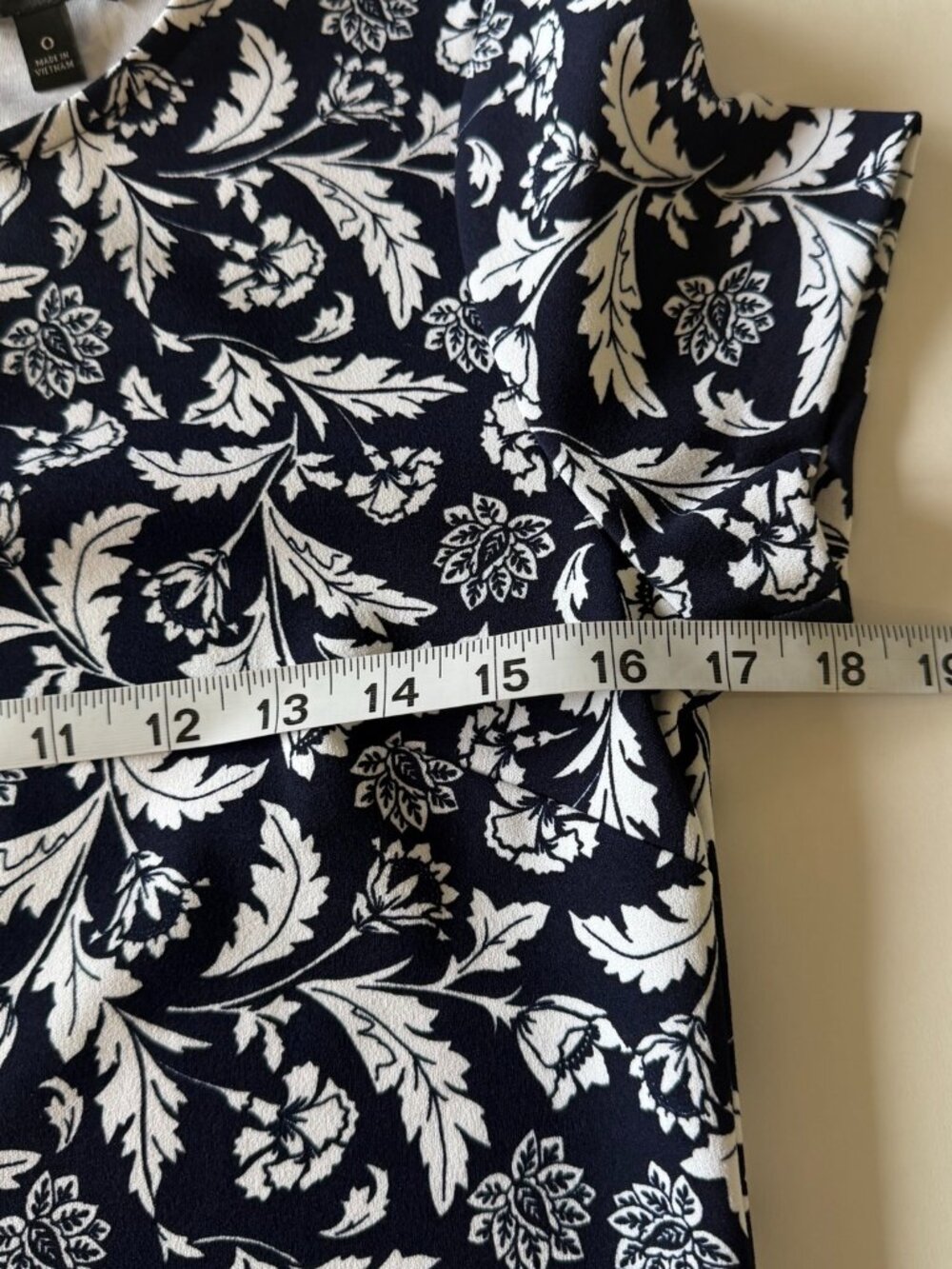 Banana Republic blue white floral knee length sheath dress, size 0 - Picture 7 of 8